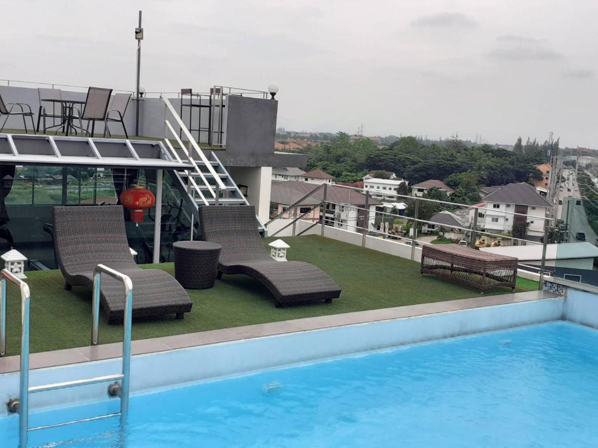 The Greenery Central Suite & Hotel 치앙마이 외부 사진